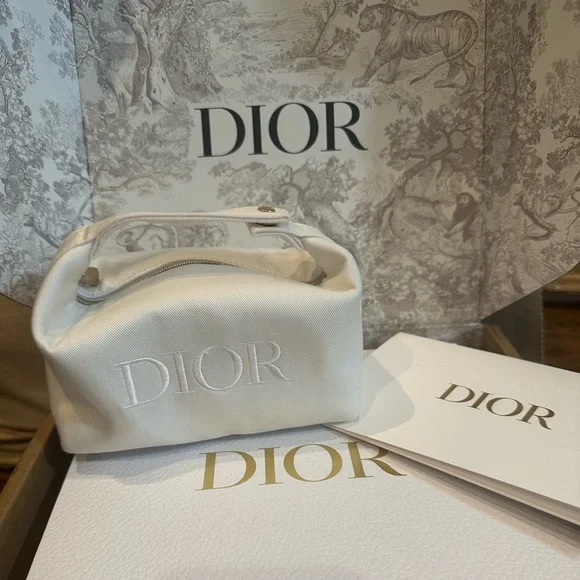 2025 Dior Beauty Nomad Top Handle Bag - Picture 4 of 9